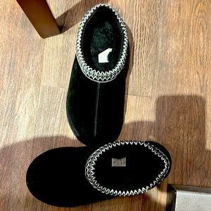 Ugg tasman slippers size 7